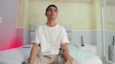 Snapshot of liiamhudson_ chatting on February 3, 2025, 5:18 am L I I A M online show from February 3, 2025, 5:18 am