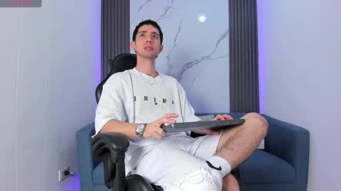 Snapshot of liiamhudson_ chatting on September 10, 2025, 2:28 pm L I I A M online show from September 10, 2025, 2:28 pm