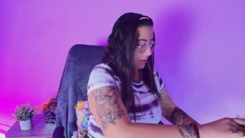         online show from January 21, 2025, 11:35 am