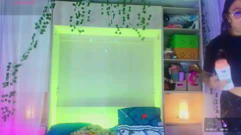         online show from September 19, 2025, 11:33 am