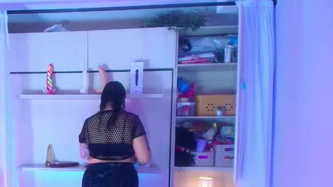         online show from September 25, 2025, 11:47 am