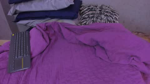 Miia online show from April 11, 2026, 7:07 pm