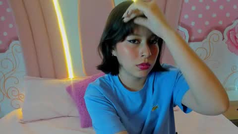 Snapshot of liily_hot chatting on February 19, 2025, 8:41 pm LIILY online show from February 19, 2025, 8:41 pm