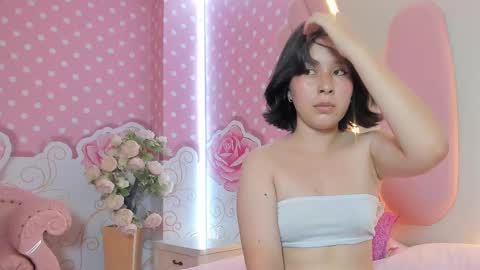 Snapshot of liily_hot chatting on February 25, 2025, 12:25 am LIILY online show from February 25, 2025, 12:25 am