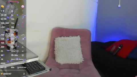 Lily Moore online show from December 22, 2024, 8:05 am