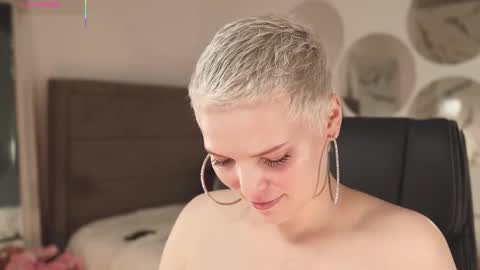 likaaberry online show from September 18, 2025, 4:20 pm