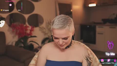 likaaberry online show from October 29, 2025, 6:09 pm