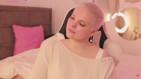 Snapshot of likaaberry chatting on February 5, 2026, 11:37 am likaaberry online show from February 5, 2026, 11:37 am