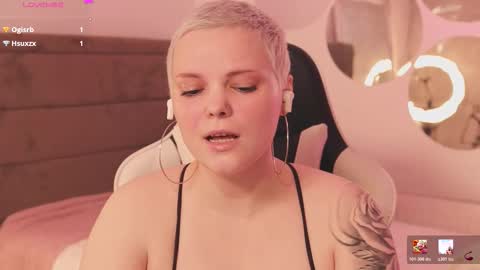 Snapshot of likaaberry chatting on February 10, 2026, 4:33 pm likaaberry online show from February 10, 2026, 4:33 pm