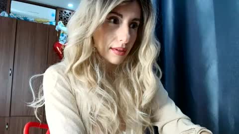 Mia                   Onlyfans link -  online show from March 10, 2025, 3:56 am