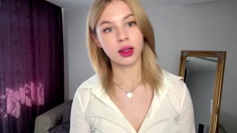 Snapshot of lil_elisa chatting on September 17, 2025, 10:06 am Elisa online show from September 17, 2025, 10:06 am
