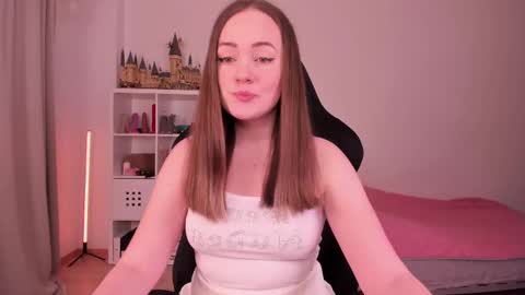 Snapshot of lil_happiness chatting on February 18, 2025, 6:15 pm for free registration 3 online show from February 18, 2025, 6:15 pm