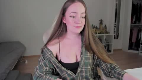 Snapshot of lil_happiness chatting on March 25, 2026, 6:03 pm for free registration 3 online show from March 25, 2026, 6:03 pm