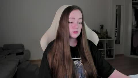 Snapshot of lil_happiness chatting on April 8, 2026, 6:08 pm for free registration 3 online show from April 8, 2026, 6:08 pm
