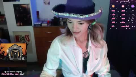 Snapshot of lila_bratz chatting on October 20, 2025, 10:21 pm Lila online show from October 20, 2025, 10:21 pm