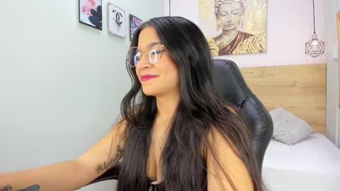 Snapshot of lila_foox chatting on December 11, 2024, 7:46 pm LILA online show from December 11, 2024, 7:46 pm
