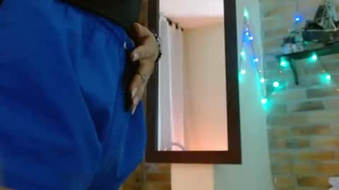 Snapshot of lilaa21 chatting on December 1, 2024, 10:53 pm -Sunday-start 1730-1830 GMT online show from December 1, 2024, 10:53 pm