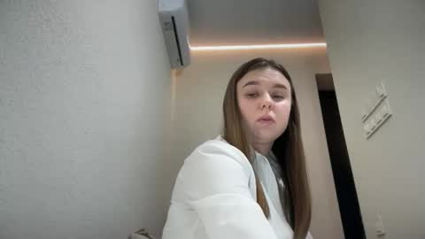 Snapshot of lilae37yis chatting on October 11, 2025, 6:28 pm Lily online show from October 11, 2025, 6:28 pm