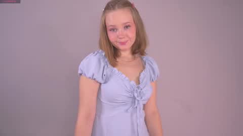 Snapshot of lilahhn chatting on November 10, 2025, 3:00 pm Sofi online show from November 10, 2025, 3:00 pm