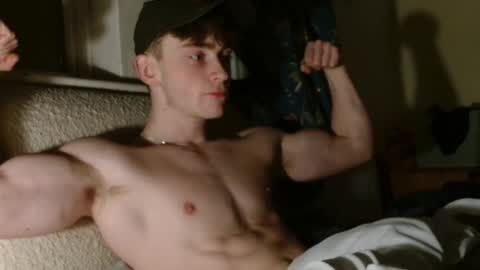 Snapshot of lilbearxxxx chatting on February 16, 2025, 9:48 pm lilbearxxxx online show from February 16, 2025, 9:48 pm