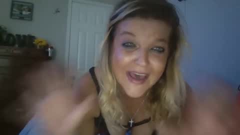 Snapshot of lilblonde412 chatting on September 24, 2025, 3:04 pm lilblonde412 online show from September 24, 2025, 3:04 pm