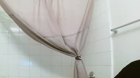 lilbratty_clouds_ogpuffdragon online show from November 27, 2025, 9:17 pm