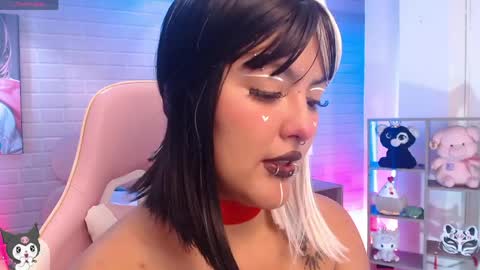 lilcandy19 online show from May 20, 2026, 11:49 am