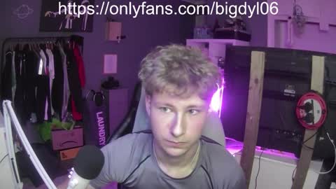 Snapshot of lildyl06 chatting on January 12, 2026, 8:52 am lildyl06 online show from January 12, 2026, 8:52 am