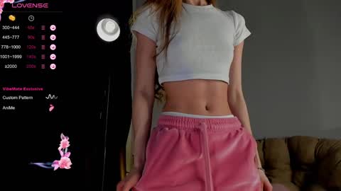 Snapshot of lili__roze_ chatting on March 2, 2025, 9:22 pm lili__roze_ online show from March 2, 2025, 9:22 pm