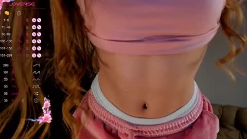 Snapshot of lili__roze_ chatting on March 5, 2025, 9:26 pm lili__roze_ online show from March 5, 2025, 9:26 pm