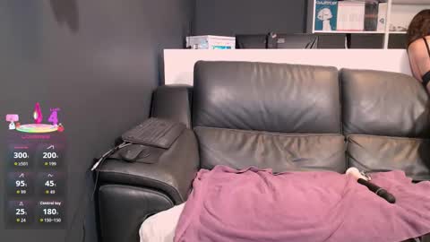 Snapshot of lili_bertine chatting on September 8, 2025, 2:16 pm Lili Bertine online show from September 8, 2025, 2:16 pm
