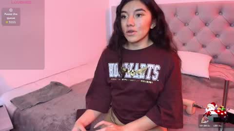 Lili  online show from December 16, 2025, 1:27 pm