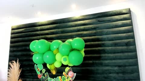 Lili online show from March 18, 2026, 3:31 am