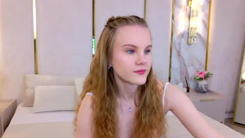 lili_lohan online show from June 5, 2026, 5:36 am
