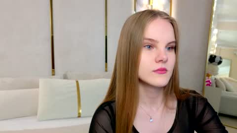 lili_lohan online show from July 3, 2026, 5:14 am