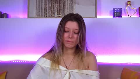 Mia online show from February 11, 2025, 6:19 am