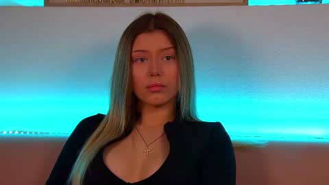 Mia online show from February 11, 2025, 9:42 am