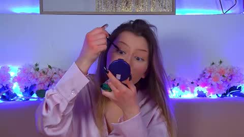 Mia online show from February 18, 2025, 12:39 pm