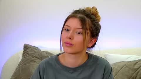 Mia online show from February 22, 2025, 10:18 am