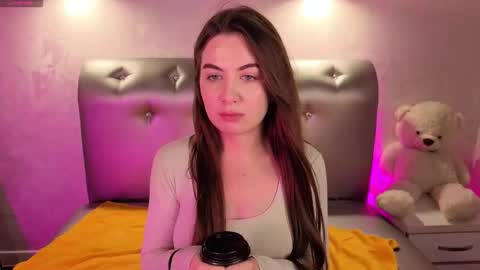 Snapshot of liliacrown chatting on November 7, 2025, 5:13 pm Lilia online show from November 7, 2025, 5:13 pm