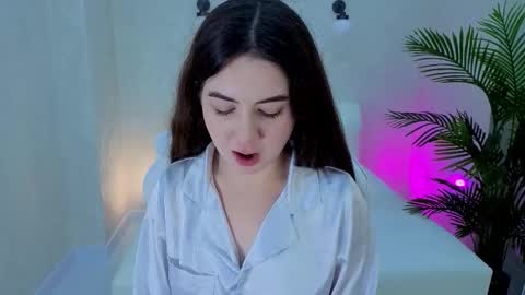 Snapshot of liliacrown chatting on November 21, 2025, 5:00 pm Lilia online show from November 21, 2025, 5:00 pm