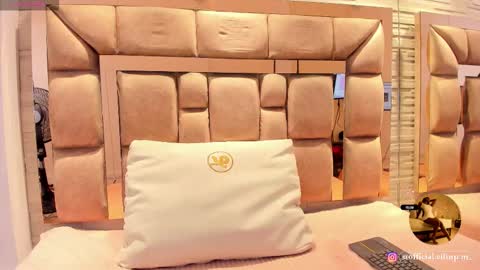 LILIAN  online show from February 19, 2026, 7:43 pm