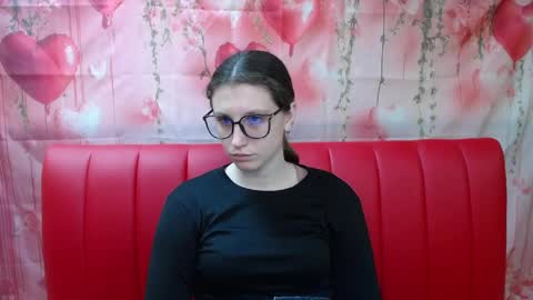 lilianashine online show from March 29, 2026, 5:07 am
