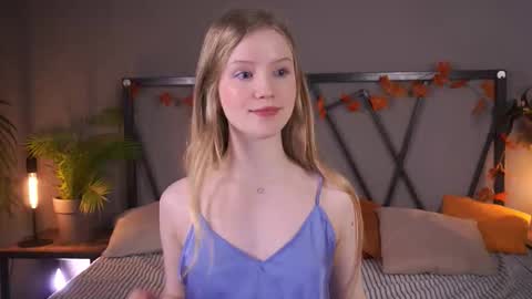 Snapshot of lilianhoward chatting on November 24, 2025, 12:49 pm Lilian online show from November 24, 2025, 12:49 pm