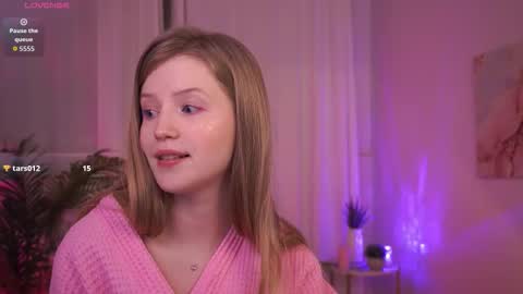 Snapshot of lilianhoward chatting on December 14, 2025, 12:43 pm Lilian online show from December 14, 2025, 12:43 pm