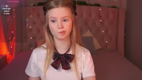 Snapshot of lilianhoward chatting on January 15, 2026, 12:10 pm Lilian online show from January 15, 2026, 12:10 pm