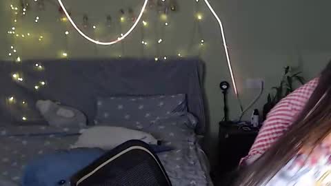 Lilu online show from October 27, 2025, 1:53 am