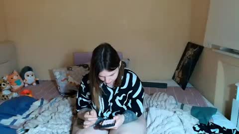 liliawoolf online show from October 10, 2025, 5:01 pm