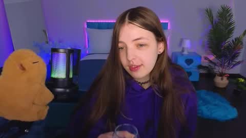 Lili Bakery online show from October 14, 2025, 1:50 am