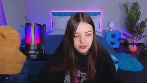 Lili Bakery online show from October 18, 2025, 2:47 am